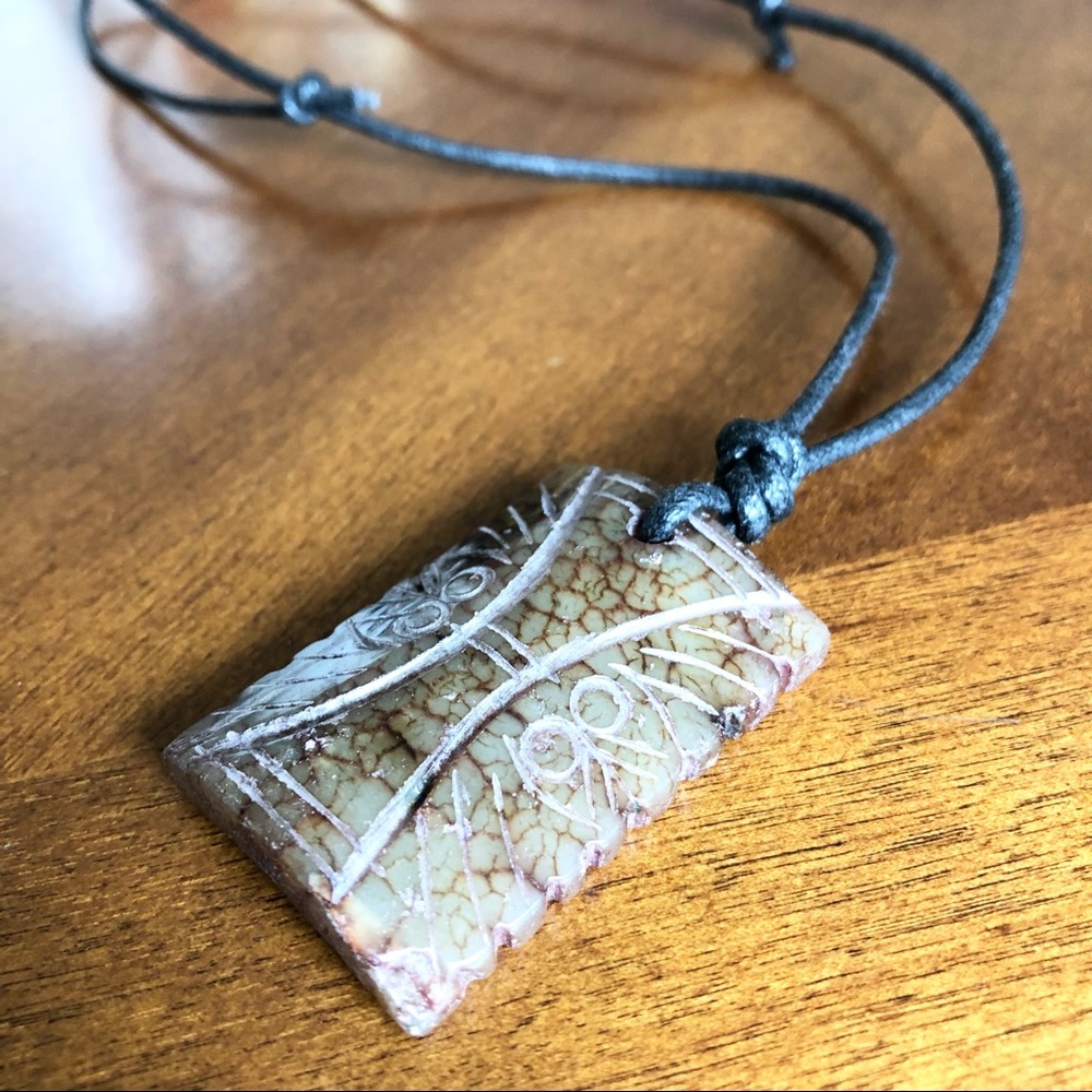 Handmade carved agate pendant necklace
